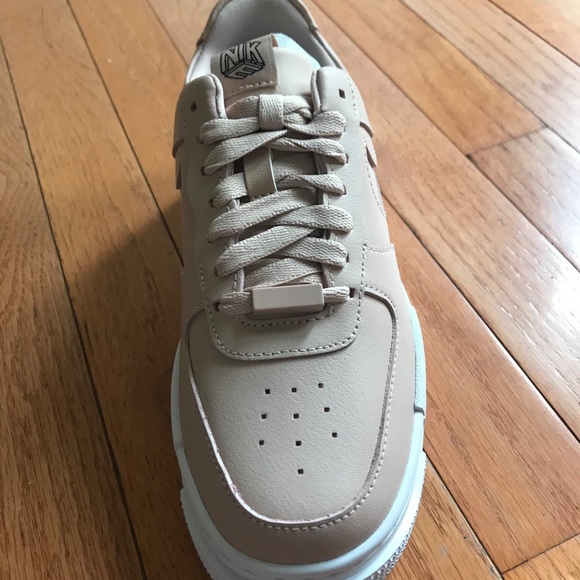 Nike Air Force 1 - Picture 2 of 5